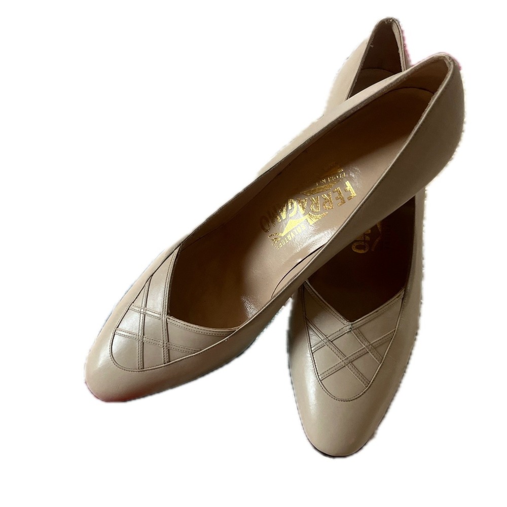 Vintage 90s Saks Fifth Avenue Ferragamo Cream Leather Lattice Pumps Luxury 7.5 - Picture 2 of 10